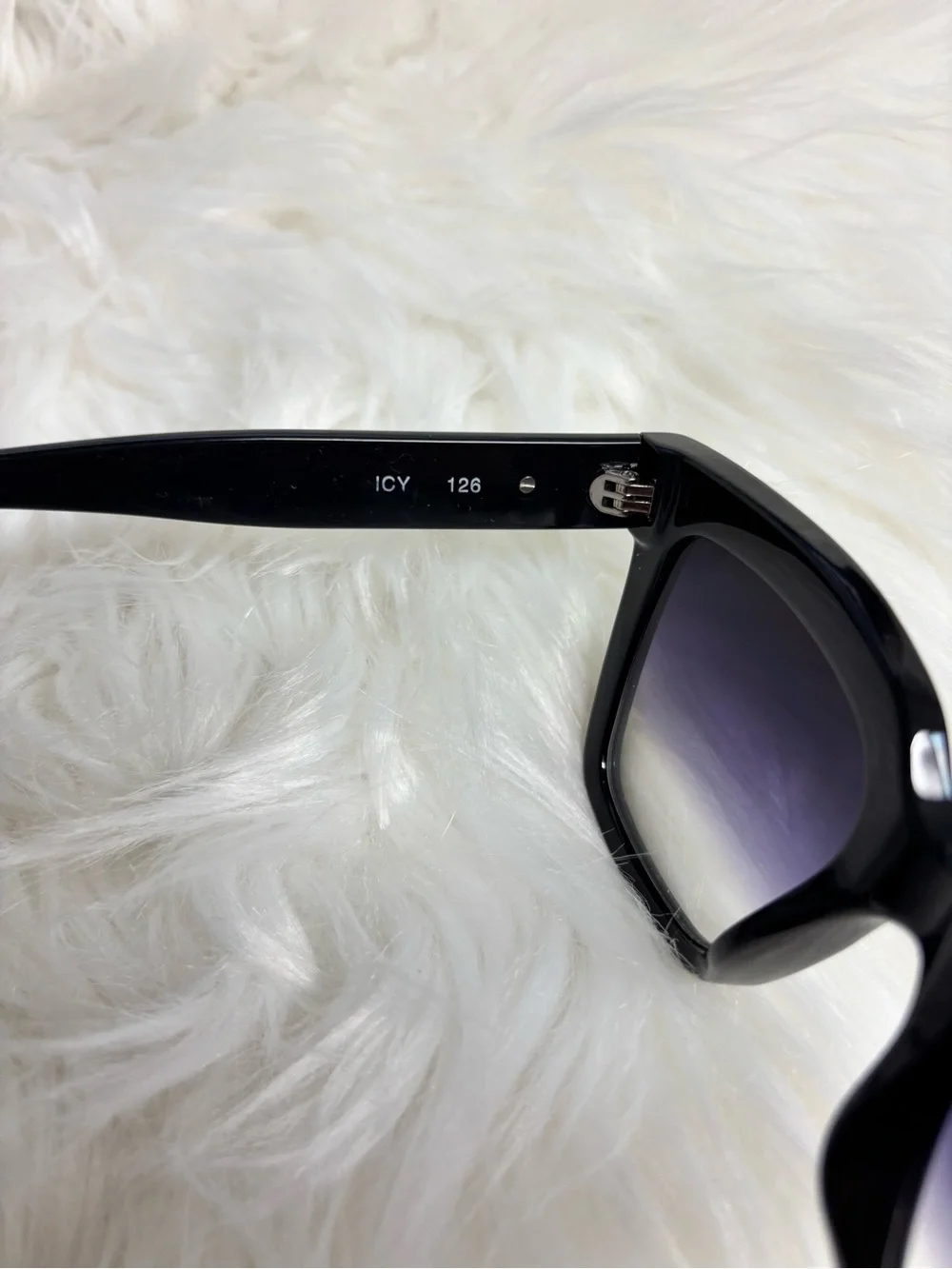 * | QUAY | Itd ed lizzo collab crystal studded square frames smoke fade lenses.